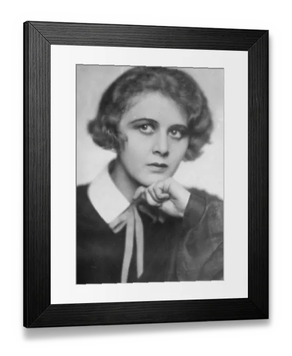 Framed Print : Mme Elsie Altmann Loos, Austrian operatic star. 24 January 1925 Framed Print : Mme Elsie Altmann Loos, Austrian operatic star. 24 January 1925