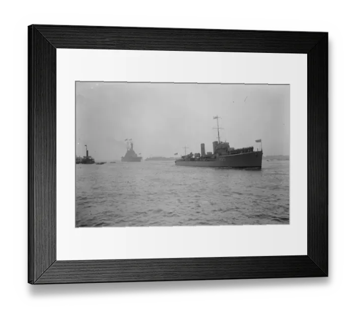 Framed Print : The Prince of Waless homecoming. HMS Repulse a Renown-class battlecruiser nearing Framed Print : The Prince of Waless homecoming. HMS Repulse a Renown-class battlecruiser nearing