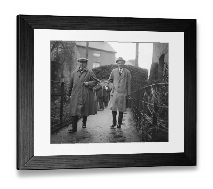 Framed Print : The hay poison case. Mr Matthews ( on right ) Solicitor for Major Armstrong arriving Framed Print : The hay poison case. Mr Matthews ( on right ) Solicitor for Major Armstrong arriving
