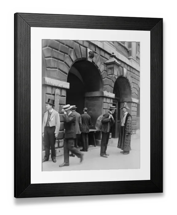 Framed Print : Bank of Englands New War Loan June 1915 Framed Print : Bank of Englands New War Loan June 1915