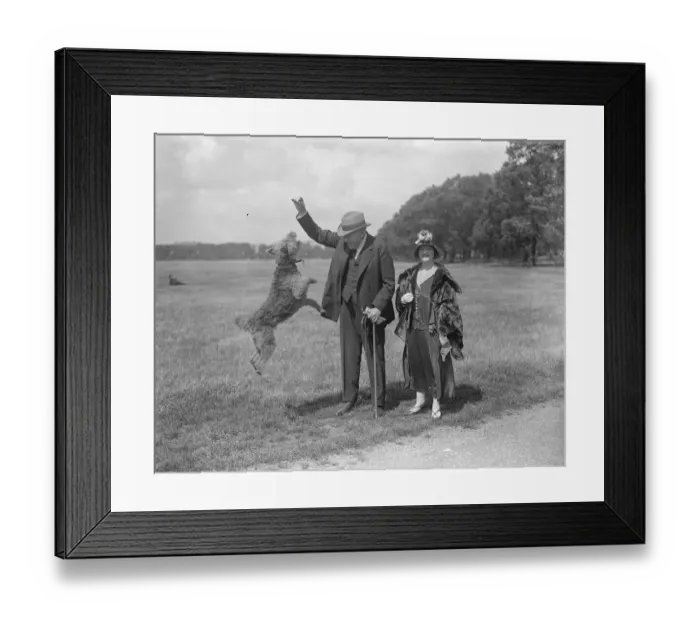 Framed Print : Mr Walter Hackett and his wife Miss Marion Lorne August 1924 Framed Print : Mr Walter Hackett and his wife Miss Marion Lorne August 1924
