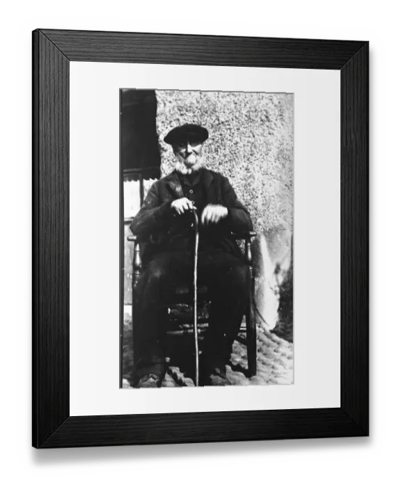 Framed Print : A Bootle centenarians steady hand at 100 James Tyson, of Bootle, Cumberland