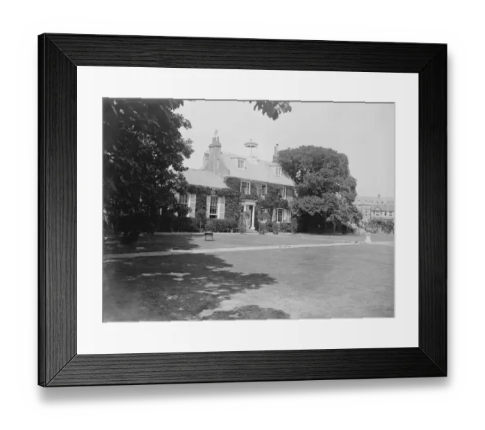 Framed Print : Sir Sidney Grevilles old world manor house at Hove. 1921