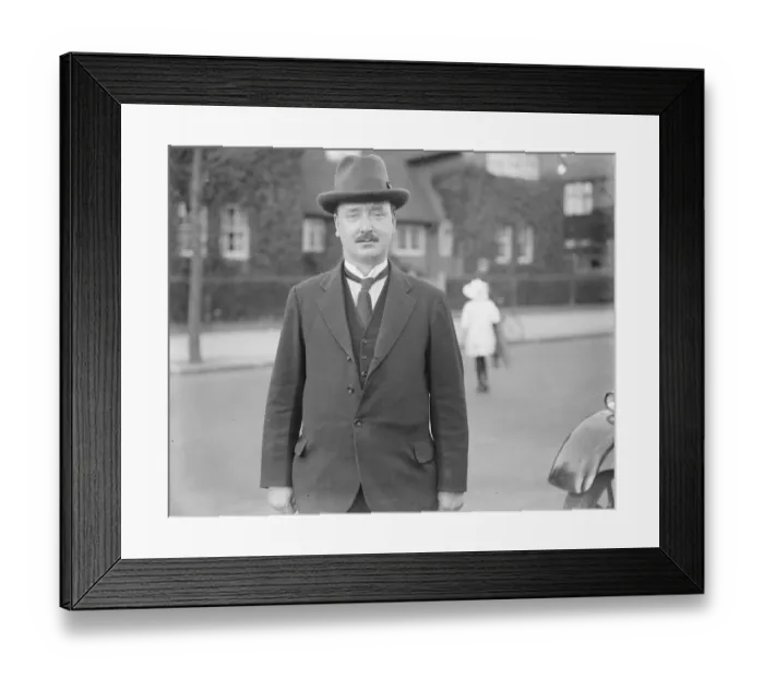 Framed Print : Heavy poll expected in North Hammersmith by election. Mr J G Gardner, the Socialist Framed Print : Heavy poll expected in North Hammersmith by election. Mr J G Gardner, the Socialist
