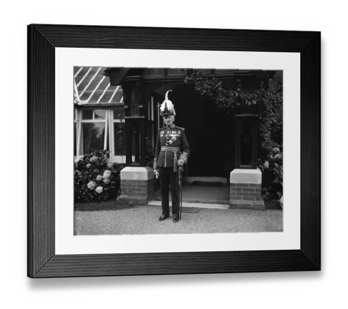 Framed Print : New photograph of the senior VC. To dine with the Prince of Wales at Celebration Dinner Framed Print : New photograph of the senior VC. To dine with the Prince of Wales at Celebration Dinner