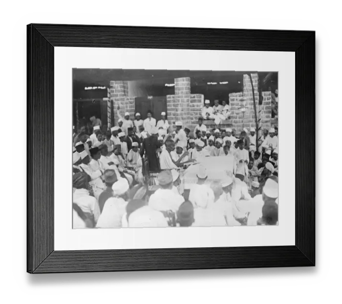 Framed Print : Gandhi addresses university students in Poona, India. Mr Gandhi delivering