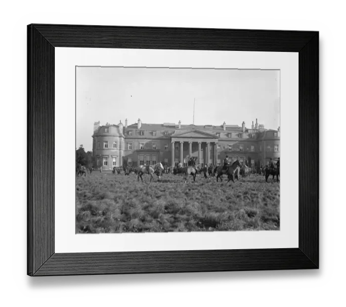 Framed Print : A hunt meet at Luton Hoo, the country seat of Lord and Lady Ludlow. 4 November 1922 Framed Print : A hunt meet at Luton Hoo, the country seat of Lord and Lady Ludlow. 4 November 1922