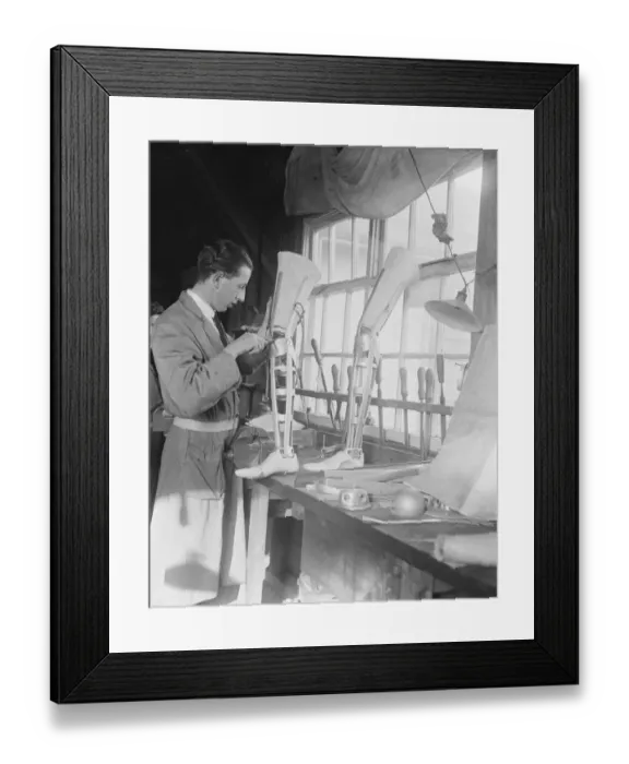 Framed Print : At the Ministry of Pensions artificial limb factory at Thames Ditton Assesing Framed Print : At the Ministry of Pensions artificial limb factory at Thames Ditton Assesing