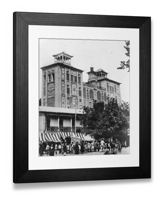 Framed Print : Shahs Palace, Teheran in Persia in Iran 28 November 1923 Framed Print : Shahs Palace, Teheran in Persia in Iran 28 November 1923