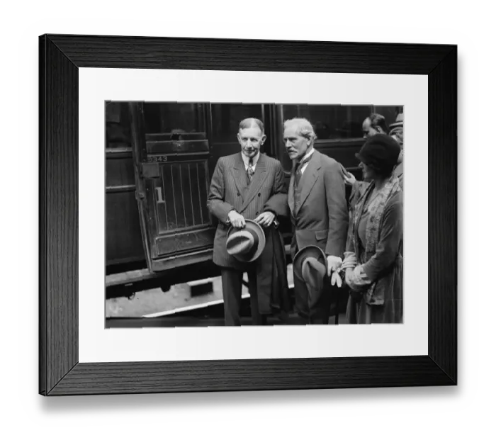 Framed Print : Historic meeting of Premier, Mr Ramsay MacDonald and the American ambassador in the Highlands Framed Print : Historic meeting of Premier, Mr Ramsay MacDonald and the American ambassador in the Highlands