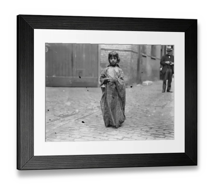 Framed Print : Party of Turkestan nomads travelling round Europe and billeted in some mews near