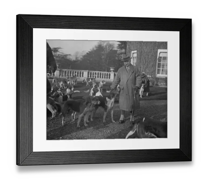 Framed Print : Meet of the Hertfordshire Hunt at Brocket Hall, near Hatfield. Sir Charles Nall Framed Print : Meet of the Hertfordshire Hunt at Brocket Hall, near Hatfield. Sir Charles Nall
