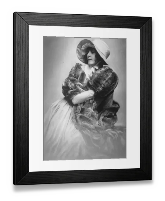 Framed Print : A wireles singer. Mlle Sari Petras, whose recent singing on the wireless was such Framed Print : A wireles singer. Mlle Sari Petras, whose recent singing on the wireless was such