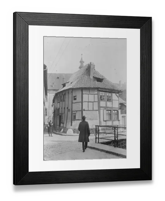 Framed Print : Town celebrates its thousandth year of existence The oldest house in the town of Quedlinburg Framed Print : Town celebrates its thousandth year of existence The oldest house in the town of Quedlinburg