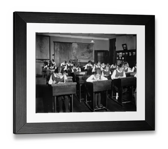 Framed Print : Where Queen Elizabeth I lived and danced galliards with her courtiers. The Old Framed Print : Where Queen Elizabeth I lived and danced galliards with her courtiers. The Old