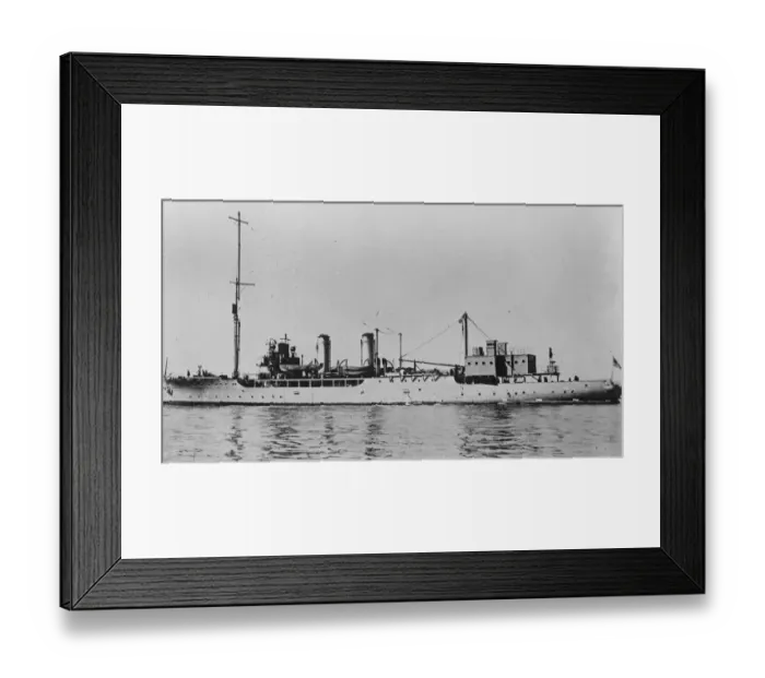 Framed Print : HMS Snapdragon the Arabis class was the third class of minesweeping sloops to be
