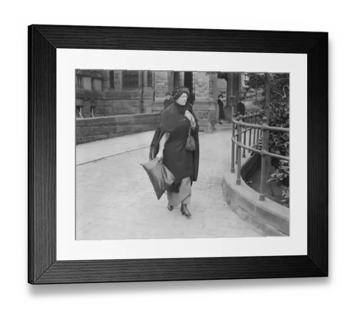 Framed Print : Taking the cure ( spa waters ) at Harrogate. The Countess of Yarborough. 19 August Framed Print : Taking the cure ( spa waters ) at Harrogate. The Countess of Yarborough. 19 August