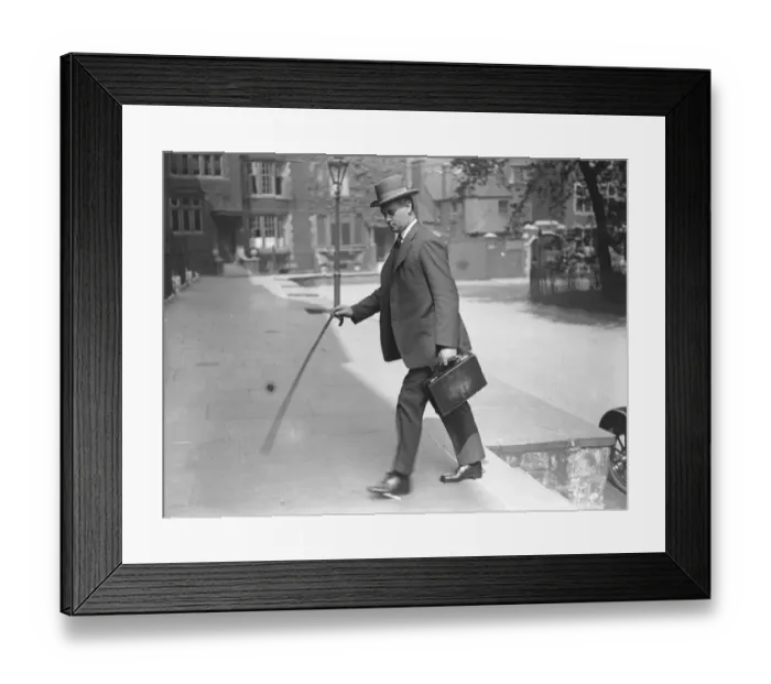 Framed Print : The National Assembly of the Church of England meet at Church House, Westminster