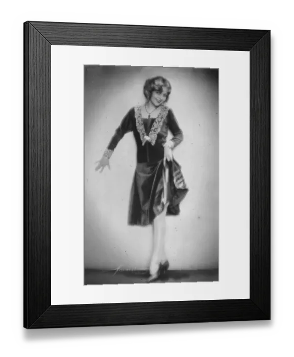 Framed Print : Polyglot beauty in a new role. Countess Ilona Karolevna who is to appear this summer in London Framed Print : Polyglot beauty in a new role. Countess Ilona Karolevna who is to appear this summer in London