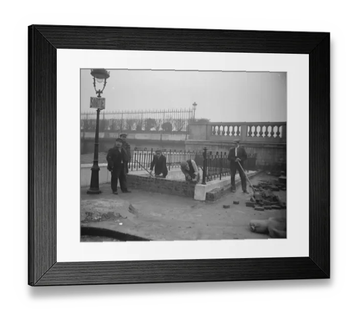 Framed Print : Paris under water. Saving the tubes. Bricking up the entrance to the Quai d Orsay Framed Print : Paris under water. Saving the tubes. Bricking up the entrance to the Quai d Orsay