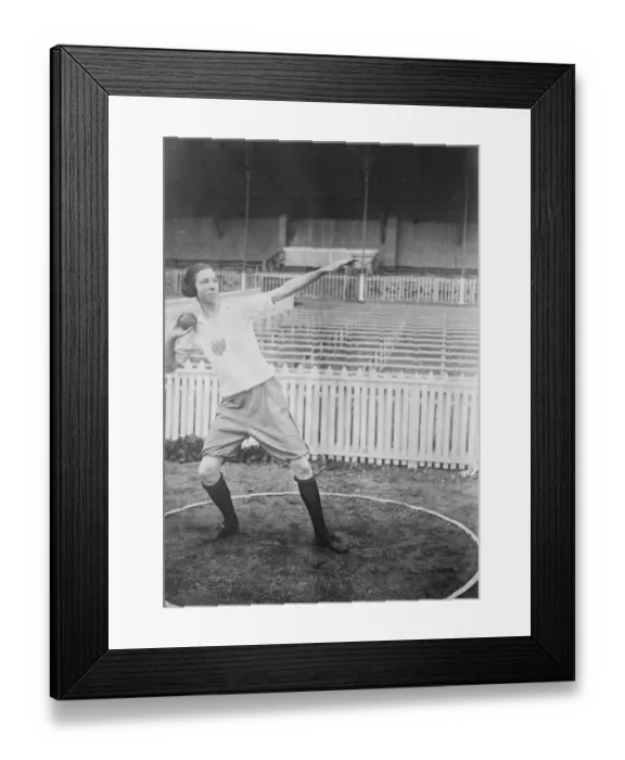 Framed Print : American Girls in Paris for Feminine Olympic Games Miss Godbold, the putting Framed Print : American Girls in Paris for Feminine Olympic Games Miss Godbold, the putting