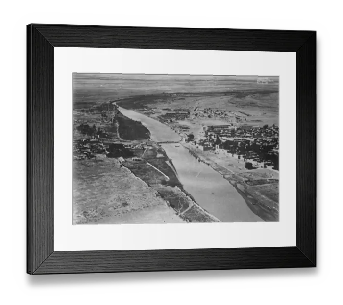 Framed Print : The RAF take over the policing of Iraq. An aerial view of Divanijah on the Euphrates