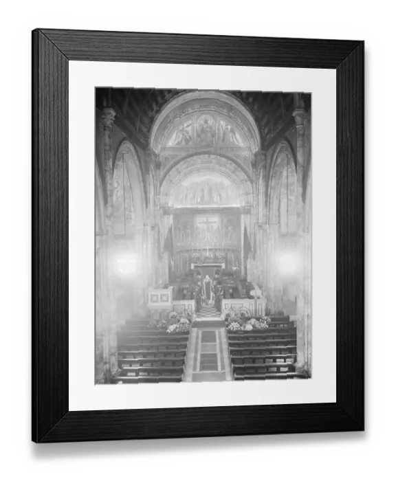 Framed Print : Lying in state in the Guards Chapel, of the late Field Marshal the Earl of Ypres 25 Framed Print : Lying in state in the Guards Chapel, of the late Field Marshal the Earl of Ypres 25