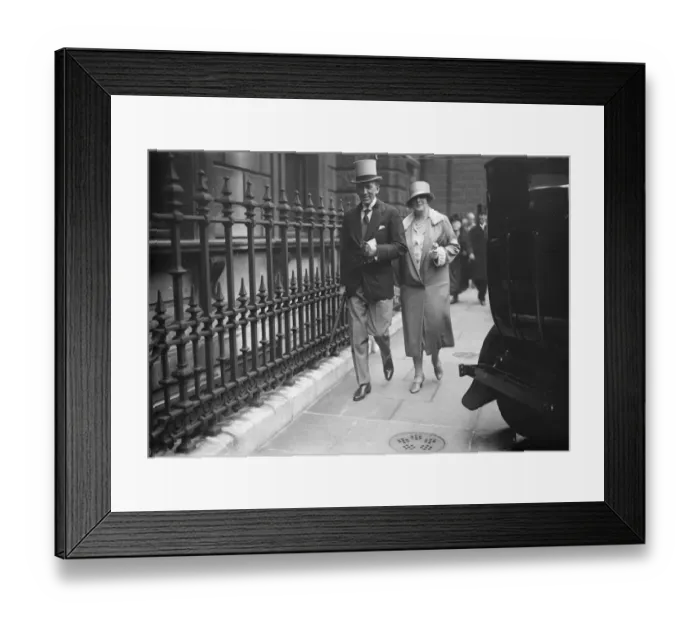 Framed Print : Private view day at the Royal Academy. Sir Gerald and Lady du Maurier. 30 April 1926 Framed Print : Private view day at the Royal Academy. Sir Gerald and Lady du Maurier. 30 April 1926
