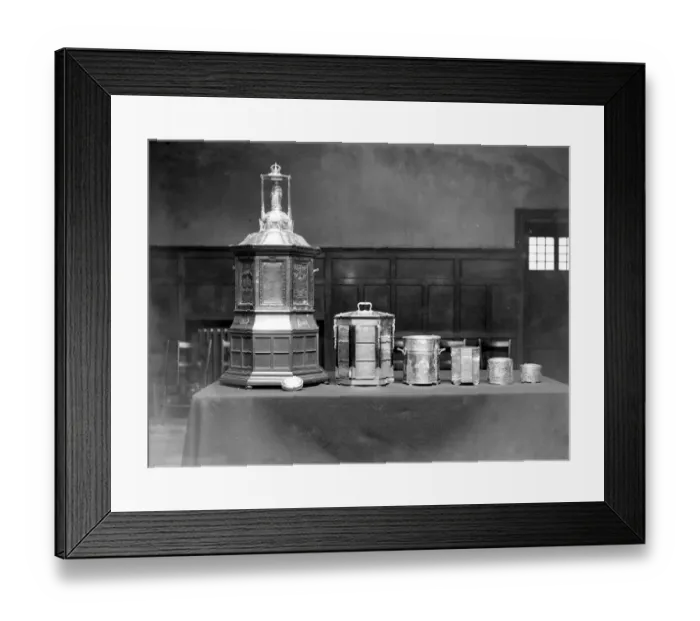 Framed Print : The famous Westminster Tobacco box, taken for Mr Langford Read. 9 September 1924 Framed Print : The famous Westminster Tobacco box, taken for Mr Langford Read. 9 September 1924