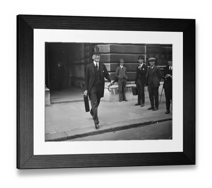 Framed Print : Anglo Soviet relations discussed by the cabinet. Sir Austen Chamberlain arriving Framed Print : Anglo Soviet relations discussed by the cabinet. Sir Austen Chamberlain arriving