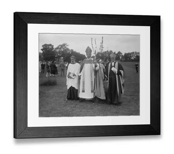 Framed Print : The twenty one captains. Novel tree planting ceremont at Harpenden. The Bishop of St Albans