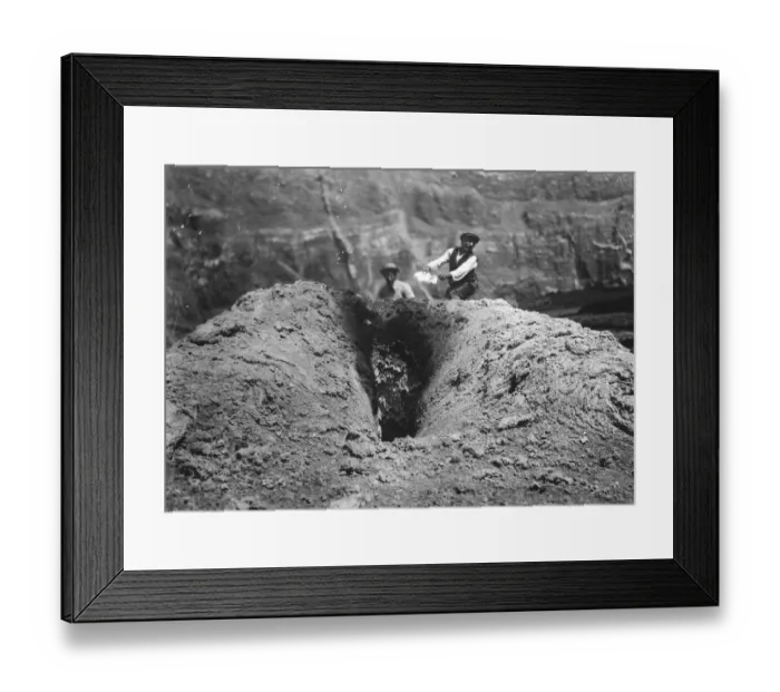 Framed Print : Vesuvius after 20 years of inactivity belches forth lava. Scientists, at the risk Framed Print : Vesuvius after 20 years of inactivity belches forth lava. Scientists, at the risk