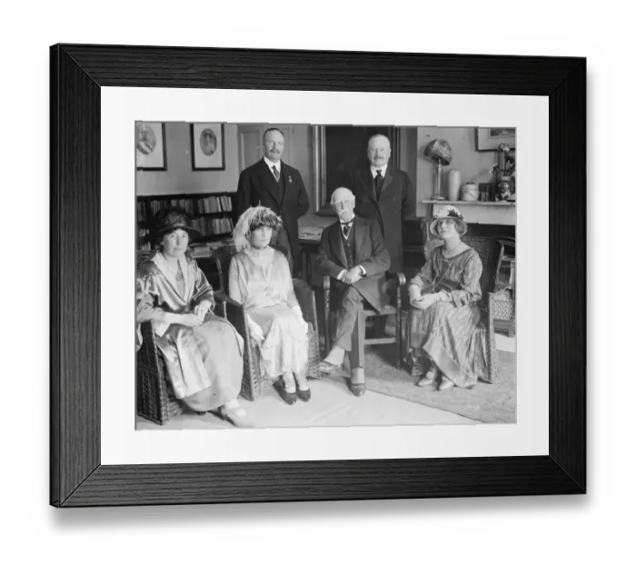 Framed Print : Notable members of British Italian League attend reception of the King and Queen of Italy
