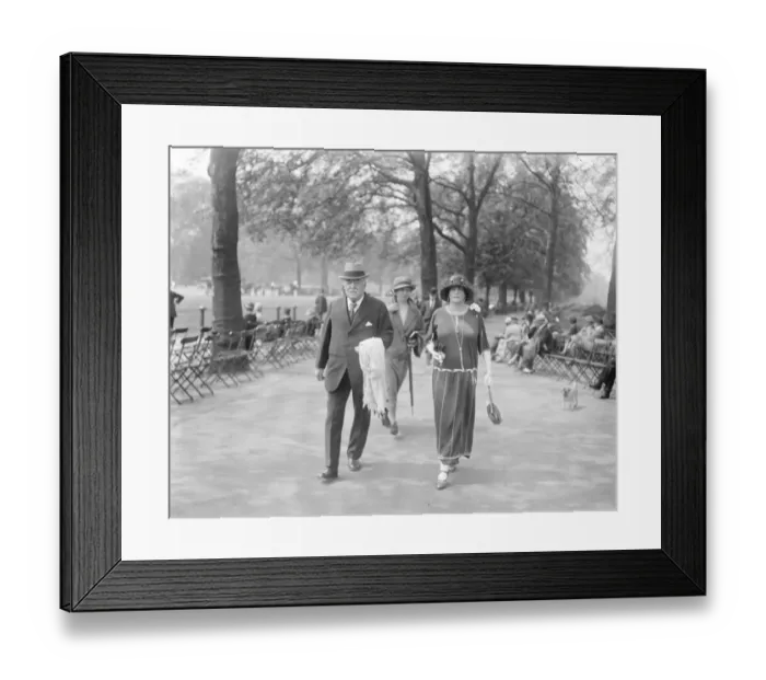Framed Print : Society in the Park. Sir Charles and Lady Walpole in the Park. 22 May 1924 Framed Print : Society in the Park. Sir Charles and Lady Walpole in the Park. 22 May 1924