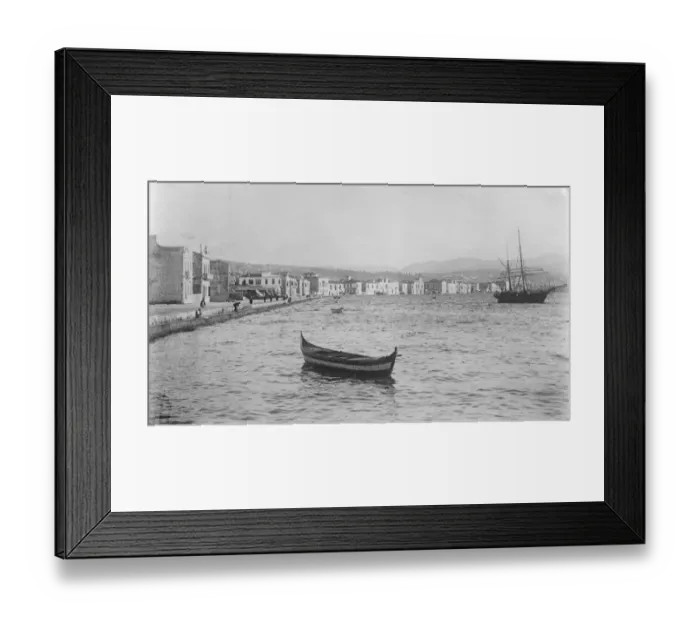 Framed Print : Smyrna on the Aegean coast of Turkey 16 September 1922 Framed Print : Smyrna on the Aegean coast of Turkey 16 September 1922