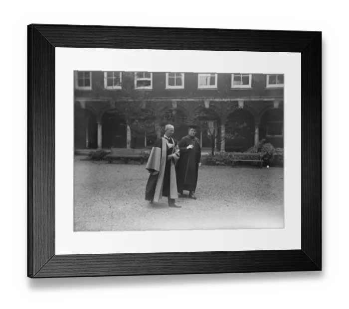 Framed Print : Sir Charles Scott Sherrington addresses Lady doctors at London ( Royal Free Hospital Framed Print : Sir Charles Scott Sherrington addresses Lady doctors at London ( Royal Free Hospital