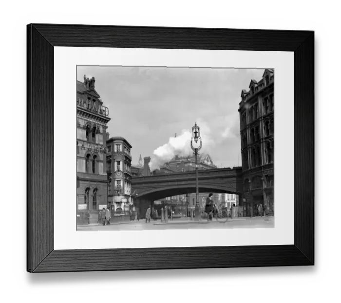 Framed Print : Blackfriars Railway Bridge at Queen Victoria Street, London. 22 March 1924 Framed Print : Blackfriars Railway Bridge at Queen Victoria Street, London. 22 March 1924