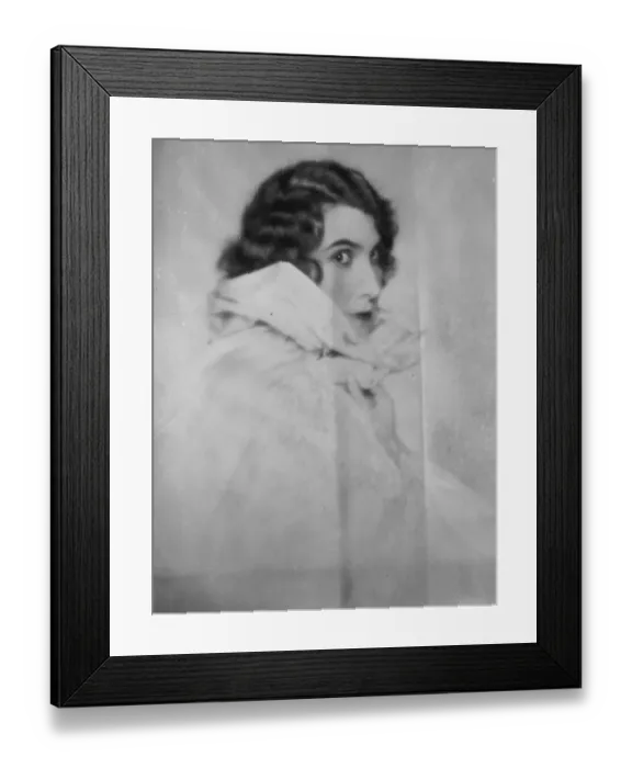 Framed Print : Spains amateur champion lady swimmer to make channel attempt. Mme Elena Yturbe de Amor