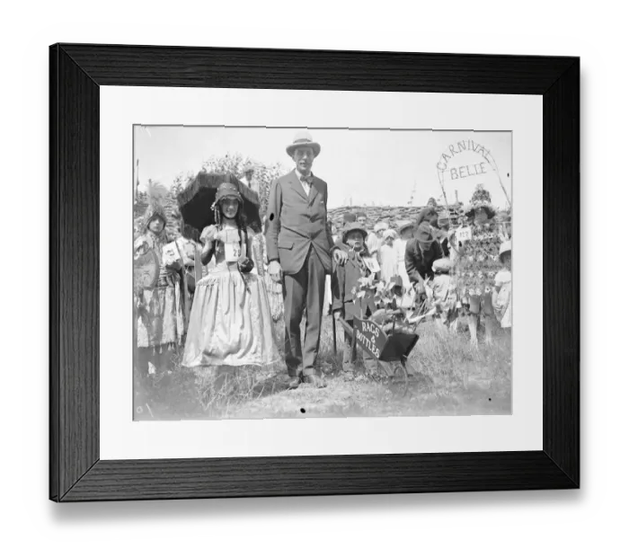 Framed Print : At the Worthing carnival, Lord Winterton, who presented the prizes at the Fancy