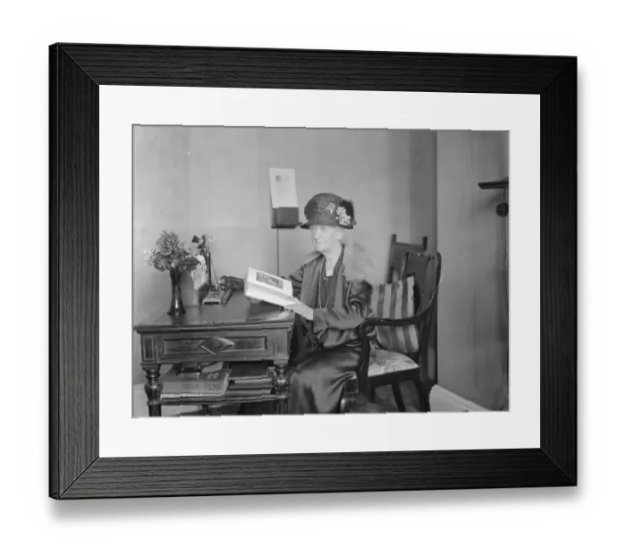 Framed Print : Society authoress. Dowager Lady Raglan, whose book Memories of Three Reigns was published Framed Print : Society authoress. Dowager Lady Raglan, whose book Memories of Three Reigns was published