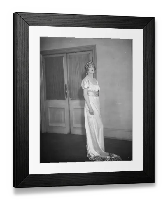 Framed Print : Pageant of Lovers through all the ages at new theatre. Lady Wodehouuse as the Empress Josephine