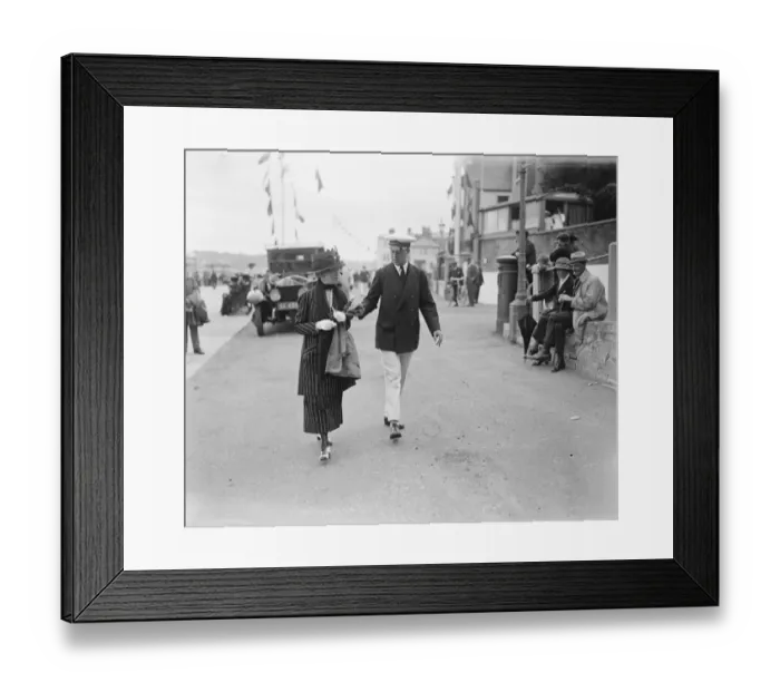 Framed Print : Cowes Week Opens Lord Glentanner with his mother Baroness Lothian 29 July 1922