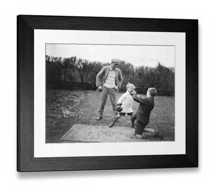 Framed Print : Jimmy Wilde getting fit to meet Pancho Villa for worlds title on the Welsh Hills