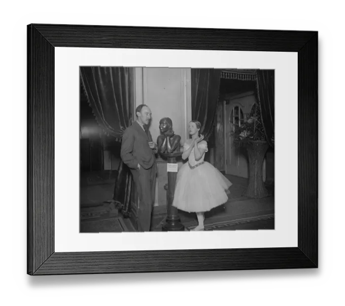 Framed Print : Sculptors bust of famous dancer. Mr Frank Dobson, the sculptor, has completed