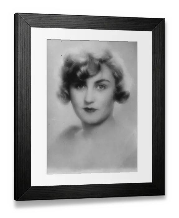 Framed Print : Prettiest mouth in Paris. Mlle Parola, whose lips, brought her first prize in Framed Print : Prettiest mouth in Paris. Mlle Parola, whose lips, brought her first prize in