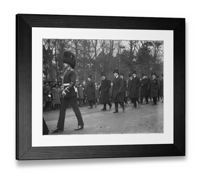 Framed Print : Queen Alexandras funeral at Sandringham. The Royal mourners walking in Framed Print : Queen Alexandras funeral at Sandringham. The Royal mourners walking in