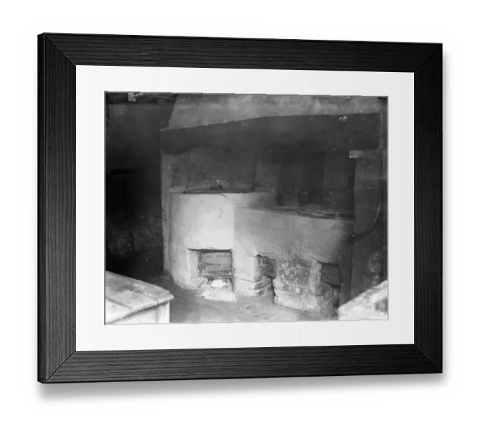 Framed Print : The old Peggy Bedford Inn, the famous 15 century hostelry on the Bath Road at Colnbrook Framed Print : The old Peggy Bedford Inn, the famous 15 century hostelry on the Bath Road at Colnbrook