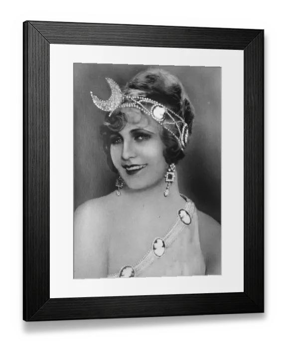 Framed Print : Famous continental film star in London. Maria Corda, now in London in connection Framed Print : Famous continental film star in London. Maria Corda, now in London in connection