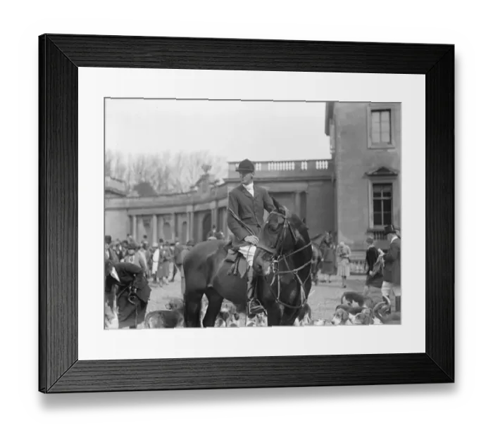 Framed Print : Meet of Beaufort Hunt at Savernake Forest, Wiltshire. The Duke of Beaufort, the MFH