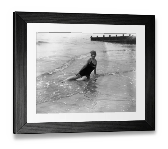 Framed Print : Mrs Arthur Hamilton, lady channel swimmer on the beach at Hove, Sussex. 1920